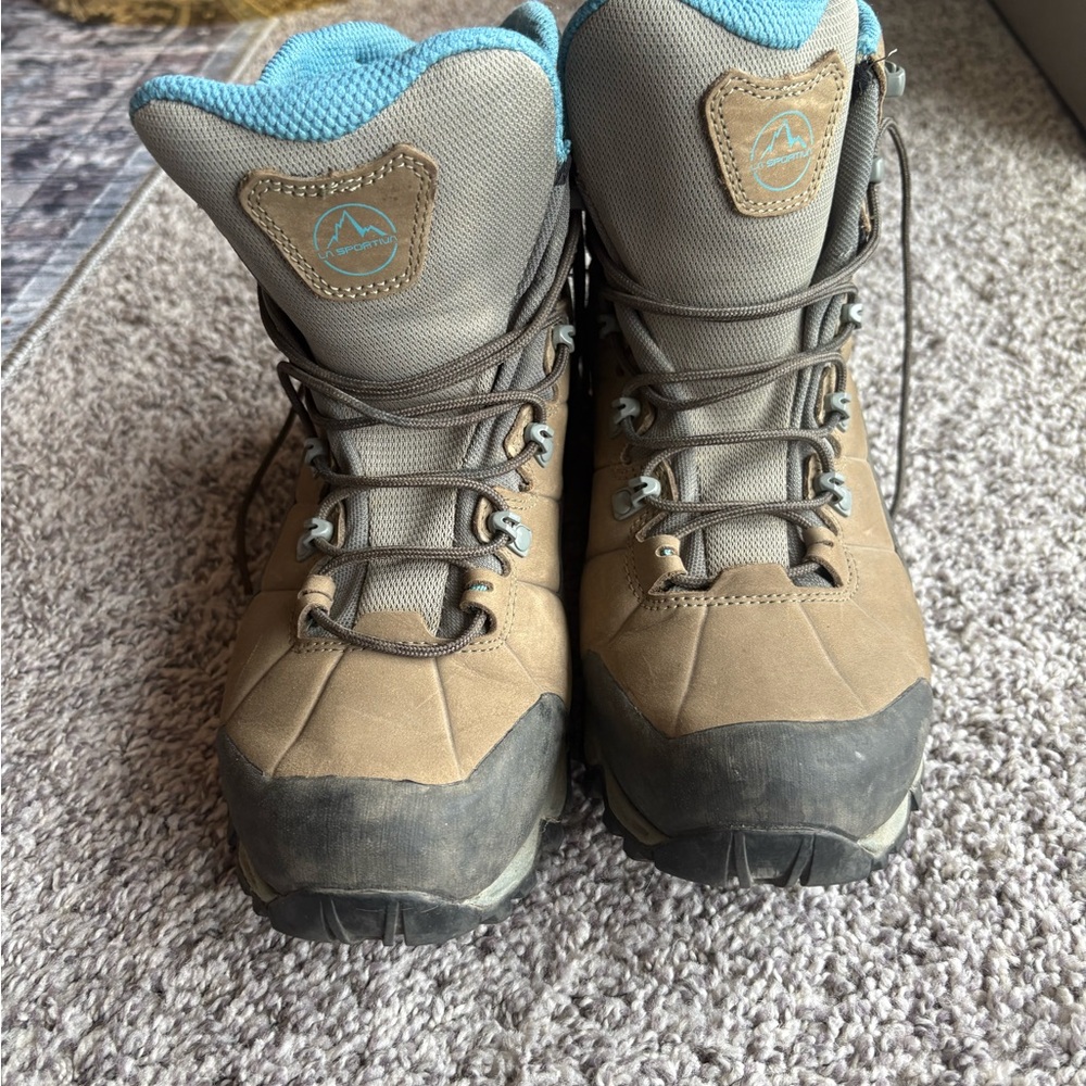 La Sportiva Womens Nucleo High II GTX Waterproof Hiking Boot